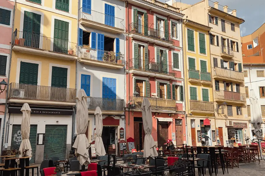 pros and cons of living in palma de mallorca