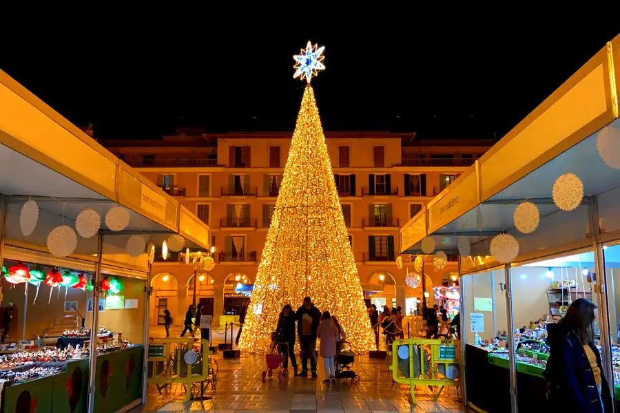 Guide to Mallorca at Christmas Plaza Mayor