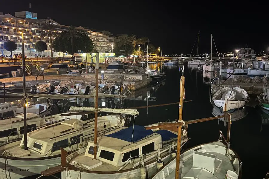 Cala Bona Nightlife