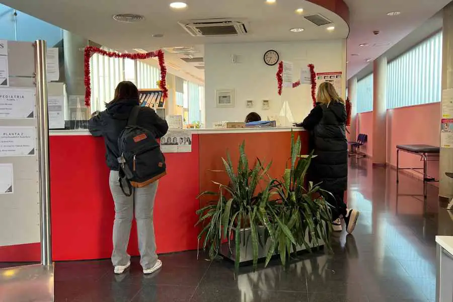 Face Masks Are Back in Mallorca in 2024